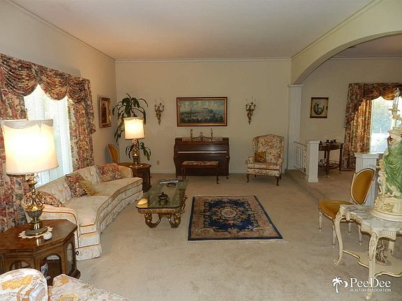 5th image of 1305 S Greenland Dr