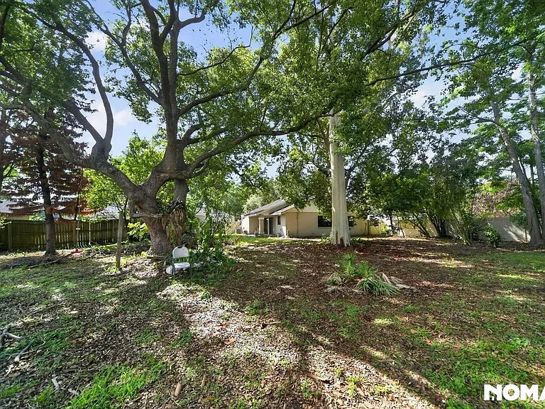 454 Loblolly Ln — Photo 16