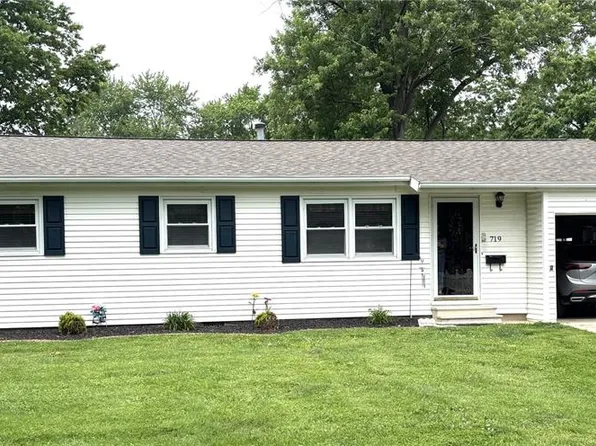 719 Robin St, Greenville, IL 62246