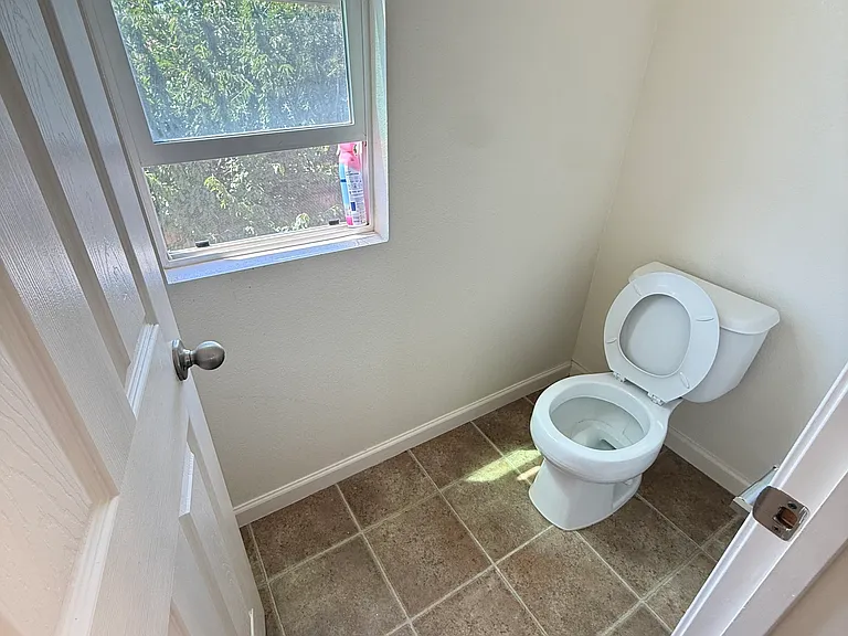 1372 Derby Ct — Photo 25