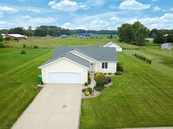 2nd image of 18207 Montgomry Ln