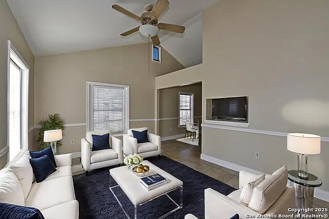 5 bed, 3.0 bath, 2075 sqft, $2,200 — Photo 4
