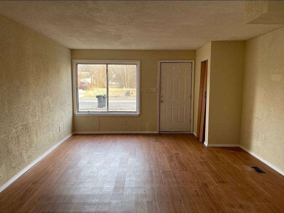 2nd image of 7783 Plainview Ave