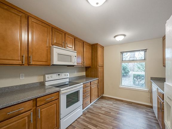 5th image of 8373 Zircon Dr SW #B-32