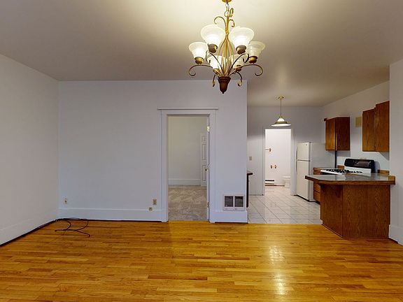 2nd image of 215 S G St APT 5