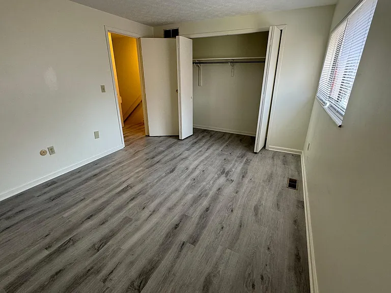 22 King Arthur Blvd — Photo 12