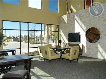 1st image of 610 Greenhill Dr