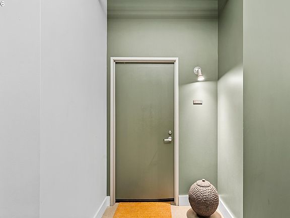 3rd image of 411 NW Flanders St APT 805