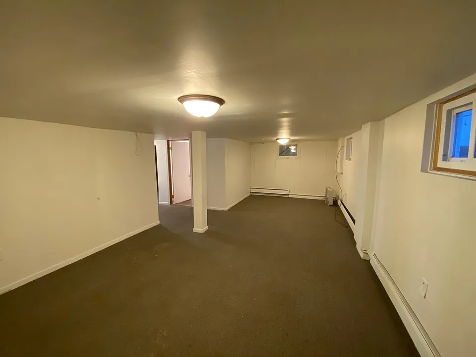 776 E South St #4