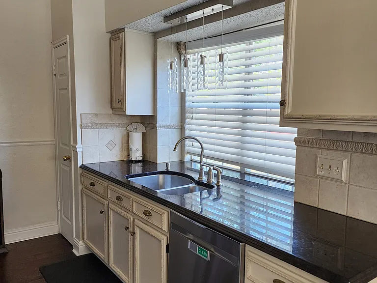 8414 Intrepid Ln — Photo 14