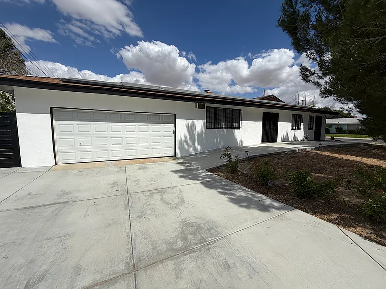 1343 W Norberry St — Photo 2