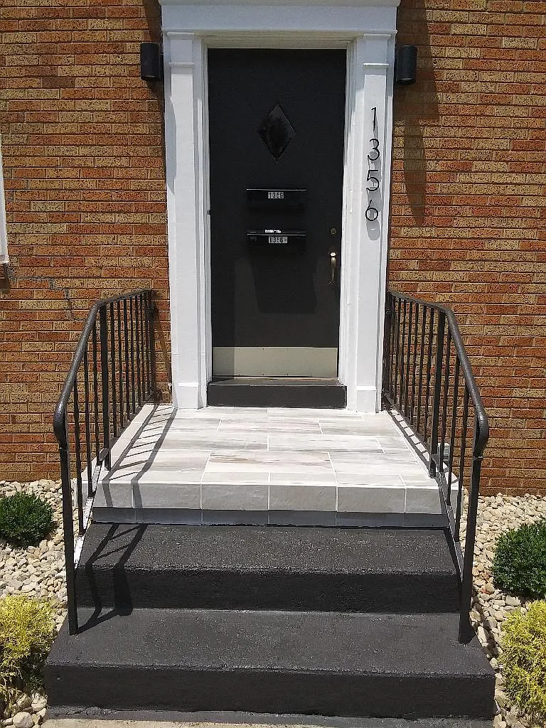 1356 Charleston Ave — Photo 2