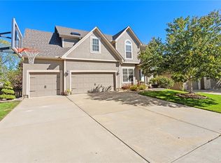 2408 SW 12th Ter, Lees Summit, MO 64081