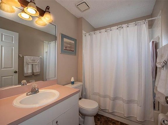 2nd image of 9623 Glenox Ln