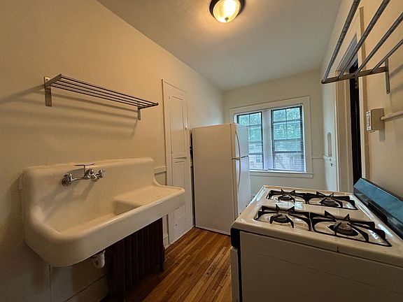 4th image of 451 Fairview Ave N APT 202