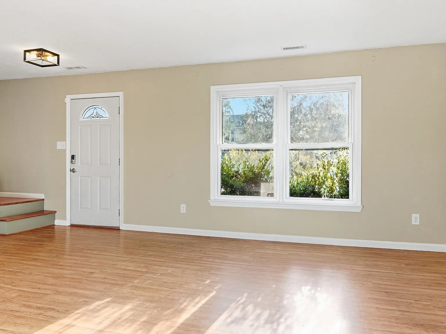 4 bed, 2.5 bath, 1822 sqft, $2,600 — Photo 4