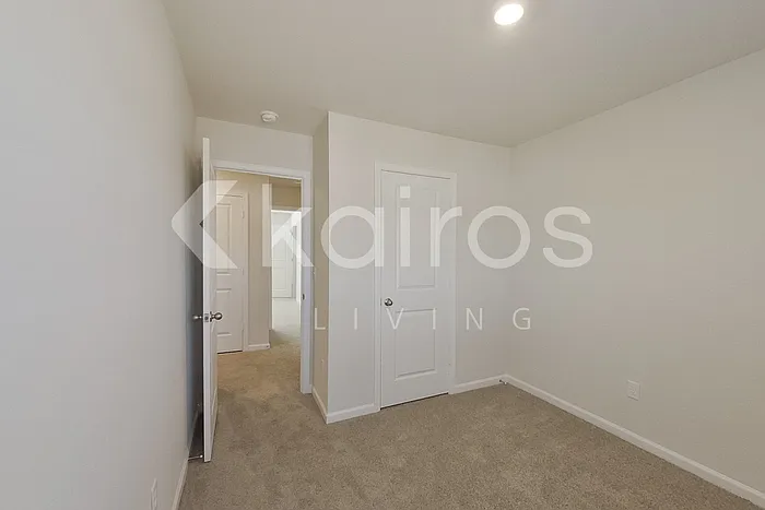 2541 Banyon Cir — Photo 14