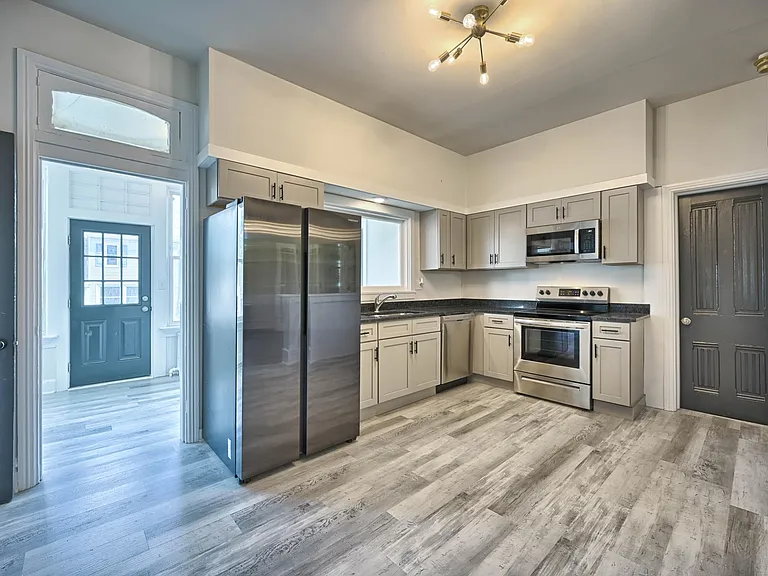 312 E Main St #1 — Photo 4