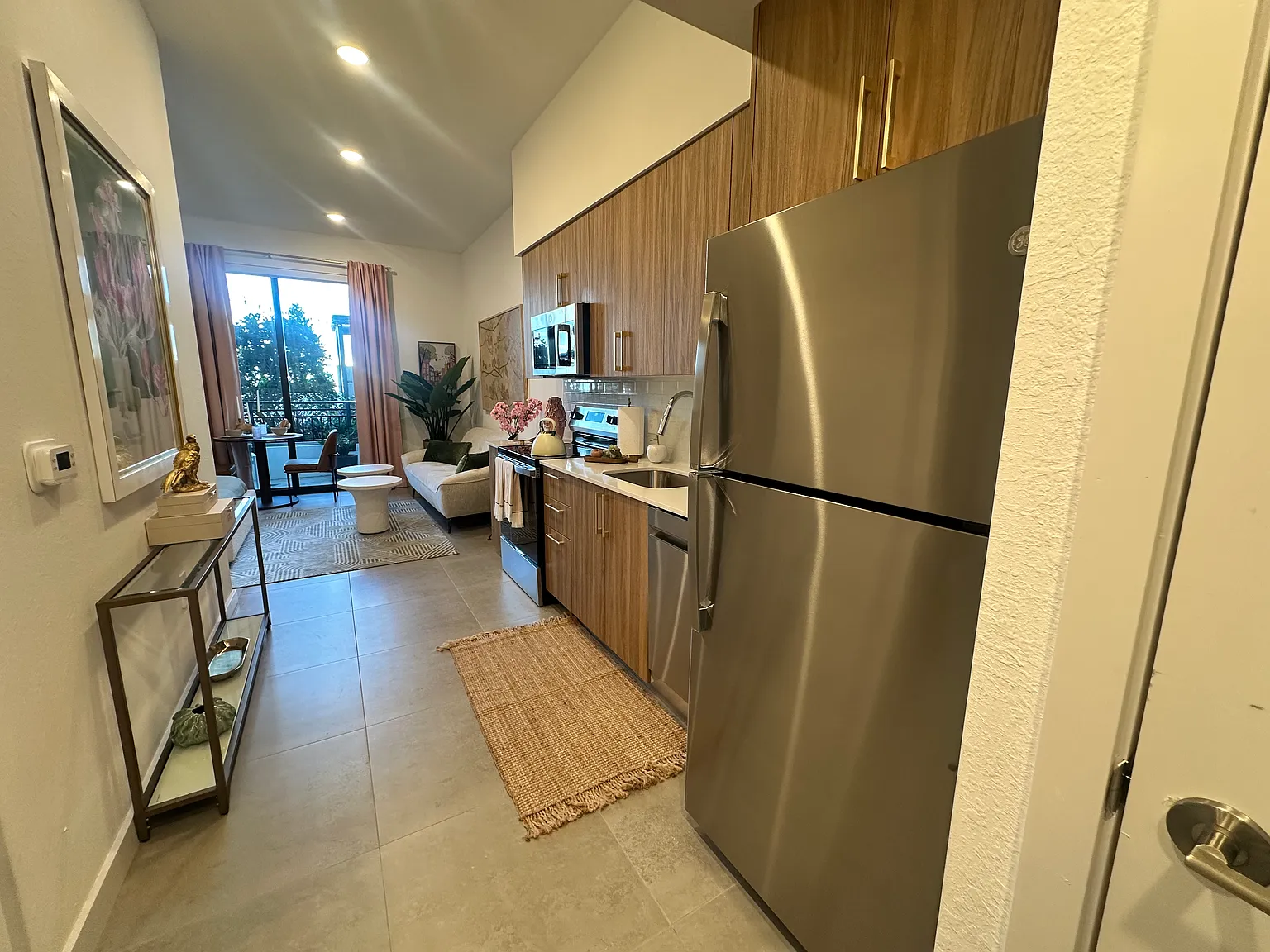 Studio, 500 sqft, $1,750 — Photo 1
