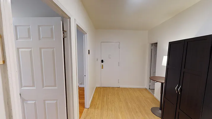 Rented by R New York | media 7