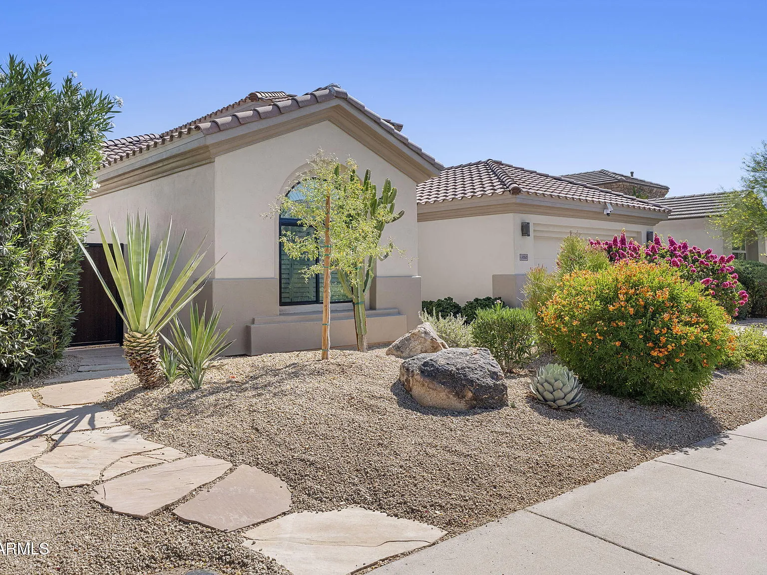 3 bed, 2.5 bath, 2624 sqft, $11,000 — Photo 2