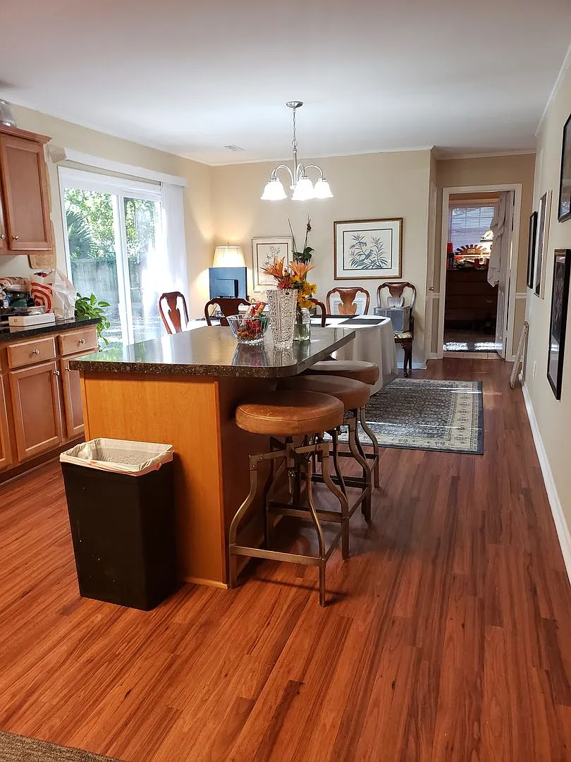 Three Bedroom Ranch in Mount Pleasant — Photo 3