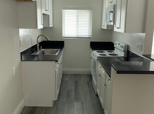 18618-1 Clark St #2, Tarzana, CA 91356