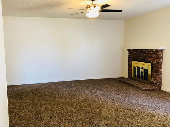 5th image of 3229 E Laurel Avenue
