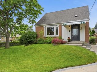 1 Janis Ct, Hamilton, ON L9H 1S8