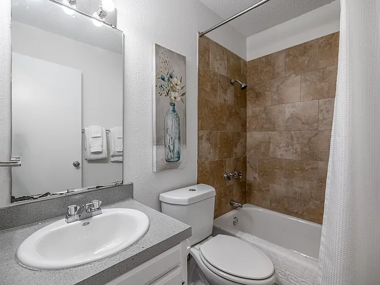 Residences at Overlook — Photo 37