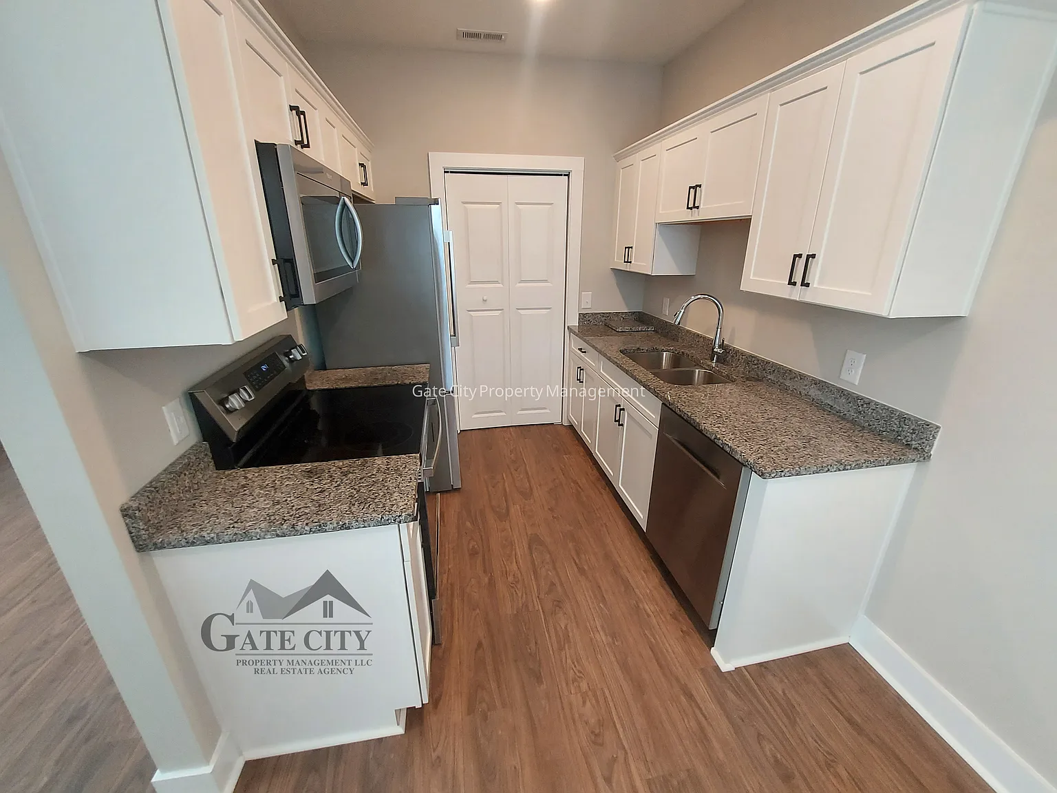 3 bed, $1,500 — Photo 3