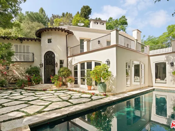 2557 Hutton Dr, Beverly Hills, CA 90210