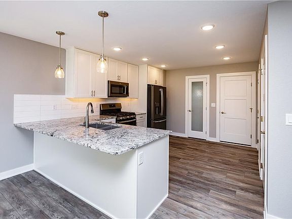 3rd image of 1935 SE Waddell Way