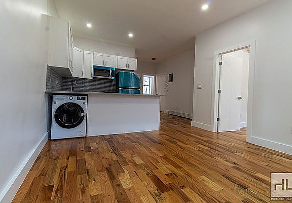 5th image of 996 Atlantic Ave #1A