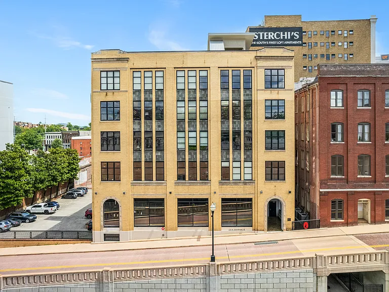 220 W Jackson Ave #404 — Photo 1