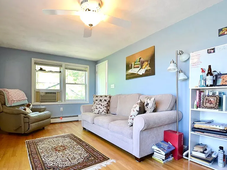 44 Newton St — Photo 10