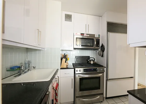 Rented by Rand Realty NY | media 16