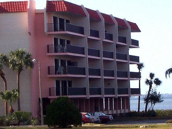 2nd image of 2700 Bayshore Blvd APT 11402