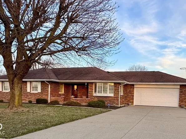 22 Village Rd, Batesville, IN 47006