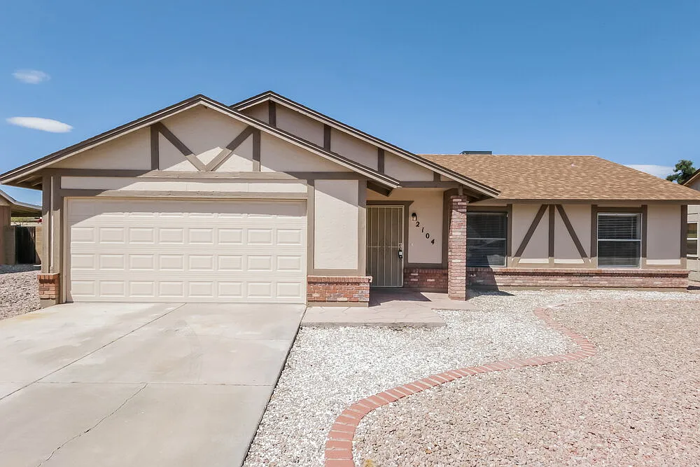 3 bed, 2.0 bath, 1361 sqft, $2,495 — Photo 1