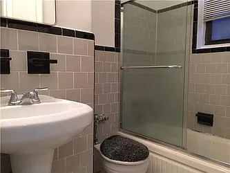 Rented by R New York