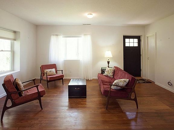 2nd image of 328 W Davis St