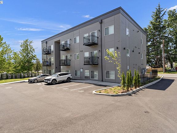 2nd image of 3320 SE 90th Pl
