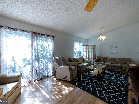 4th image of 2515 Fallsmere Ct
