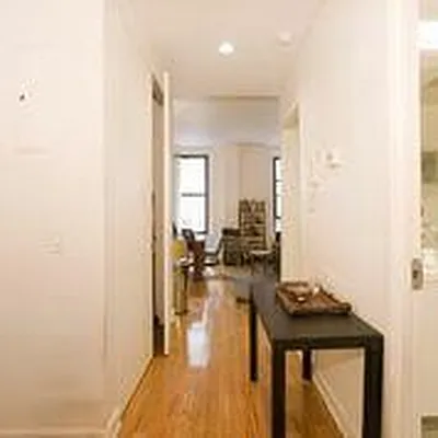 Sold by R New York | media 3