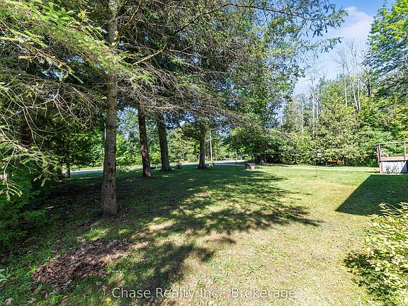 5th image of 655 Tiny Beaches Rd N