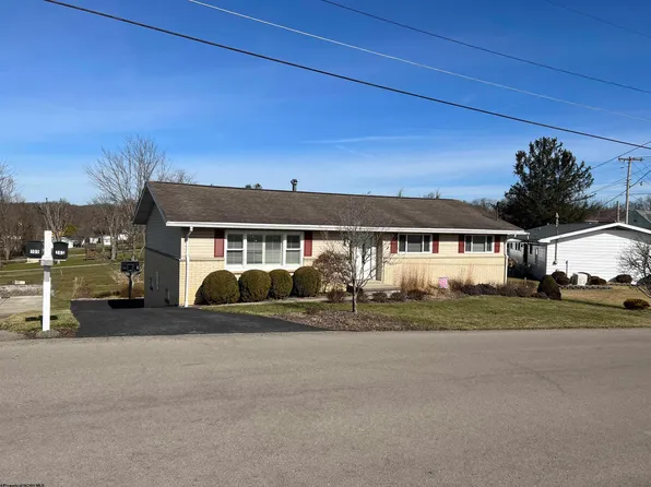 103 Golf Dr, Fairmont, WV 26554