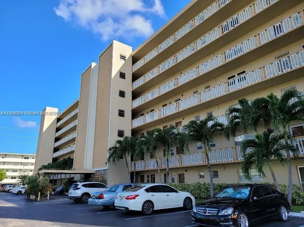 319 NE 14th Ave APT 607, Hallandale, FL 33009