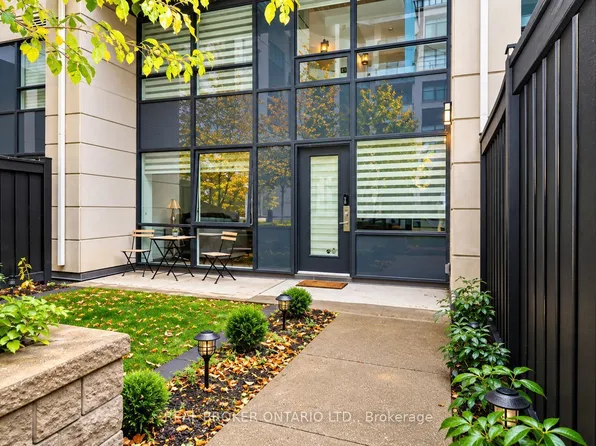 12 Woodstream Blvd Unit 111, Vaughan, ON L4L 8C3