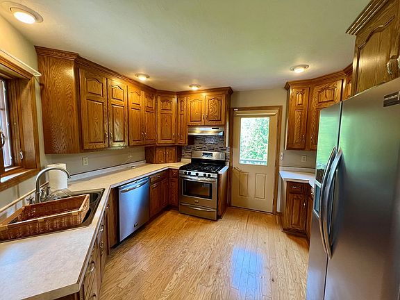 4th image of 6550 Sawyer Dr
